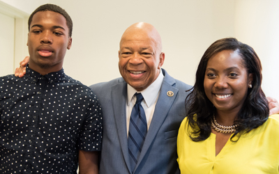 Rep. Cummings greets YouthWorks interns at closing event in 2016